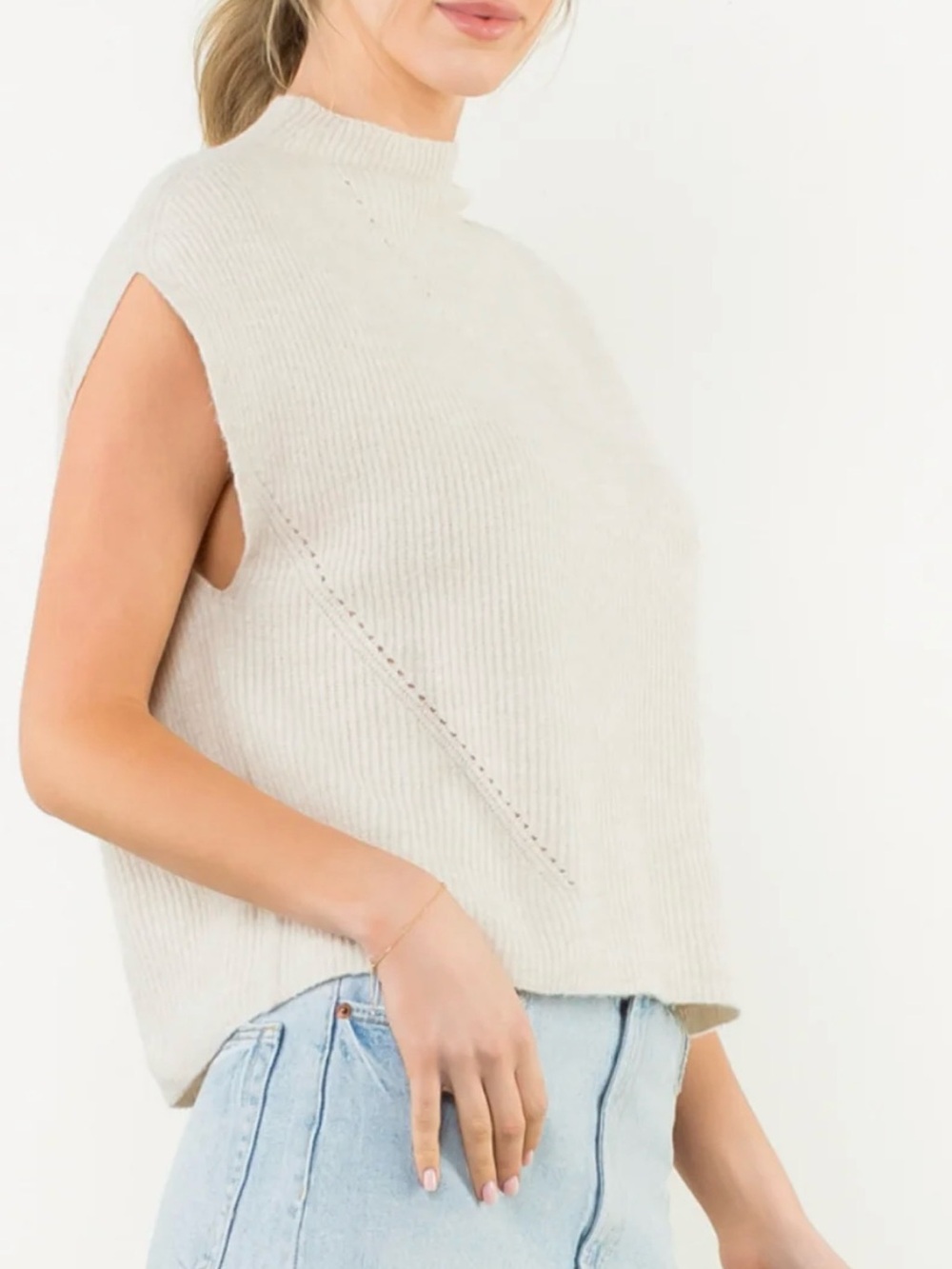 THML Raina Beige Ribbed Knit Sweater Vest Medium Lagenlook